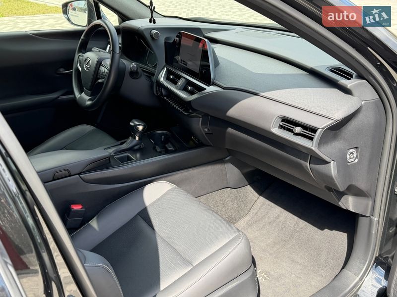 Позашляховик / Кросовер Lexus UX 2023 в Львові