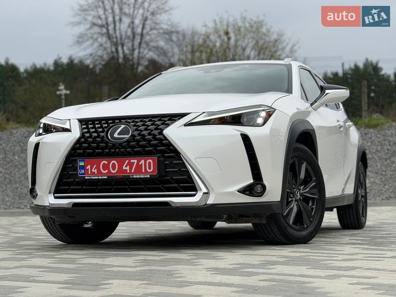 Lexus UX 2023