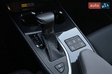 Внедорожник / Кроссовер Lexus UX 2022 в Киеве
