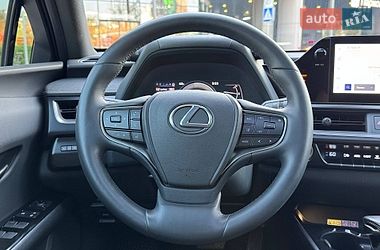 Внедорожник / Кроссовер Lexus UX 2022 в Киеве
