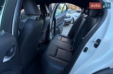 Внедорожник / Кроссовер Lexus UX 2021 в Киеве