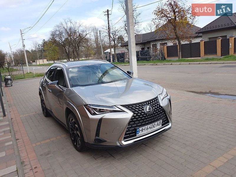 Lexus UX 2022