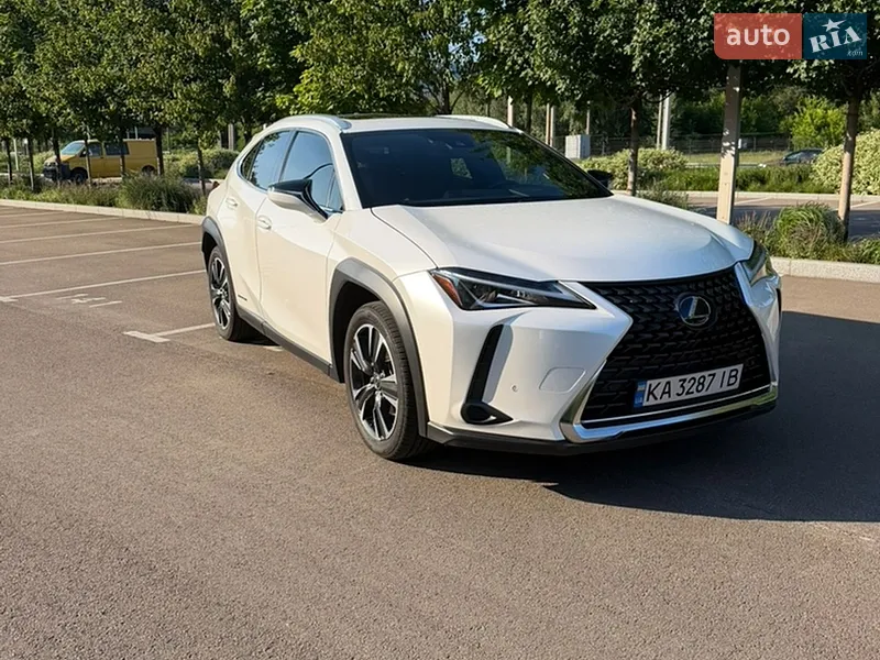 Lexus UX