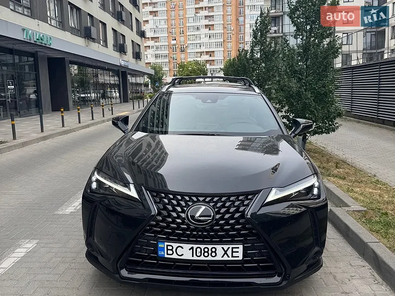 Lexus UX
