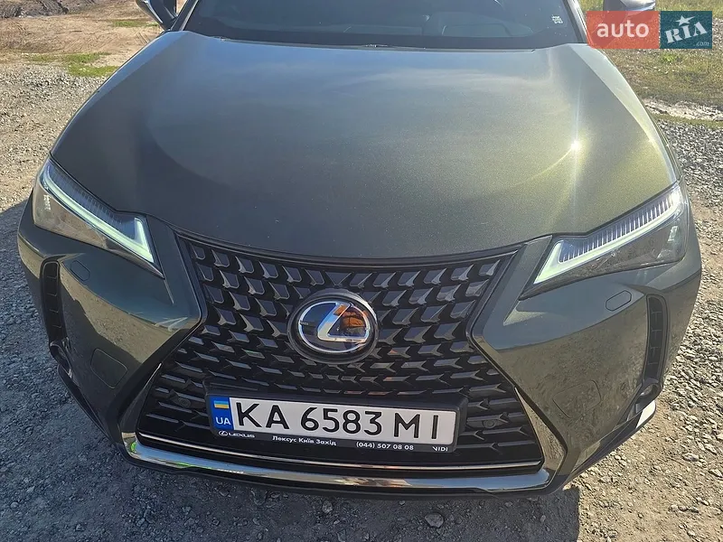 Lexus UX