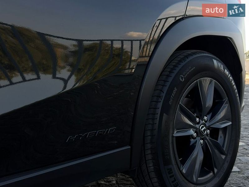 Позашляховик / Кросовер Lexus UX 2020 в Дніпрі