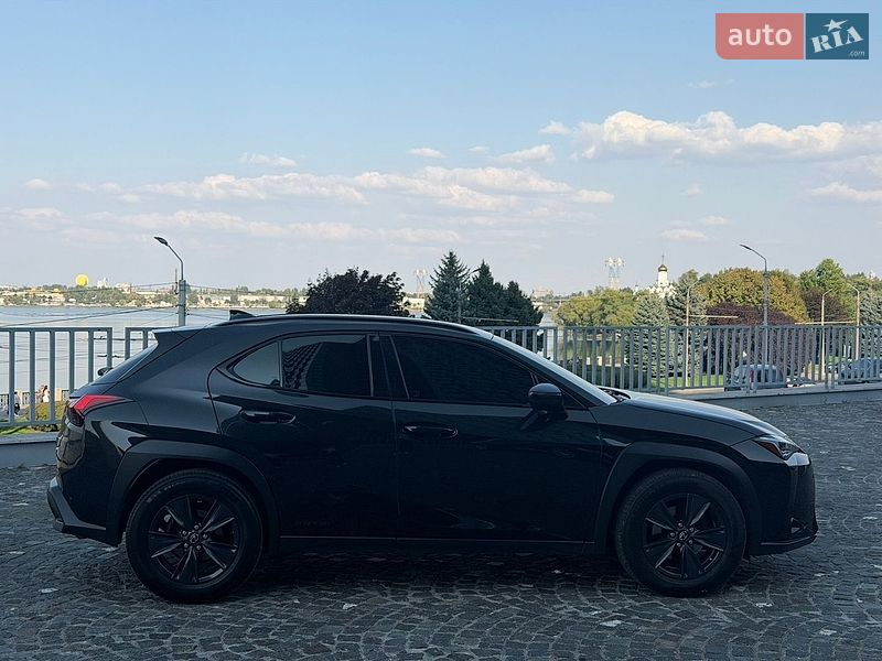 Позашляховик / Кросовер Lexus UX 2020 в Дніпрі