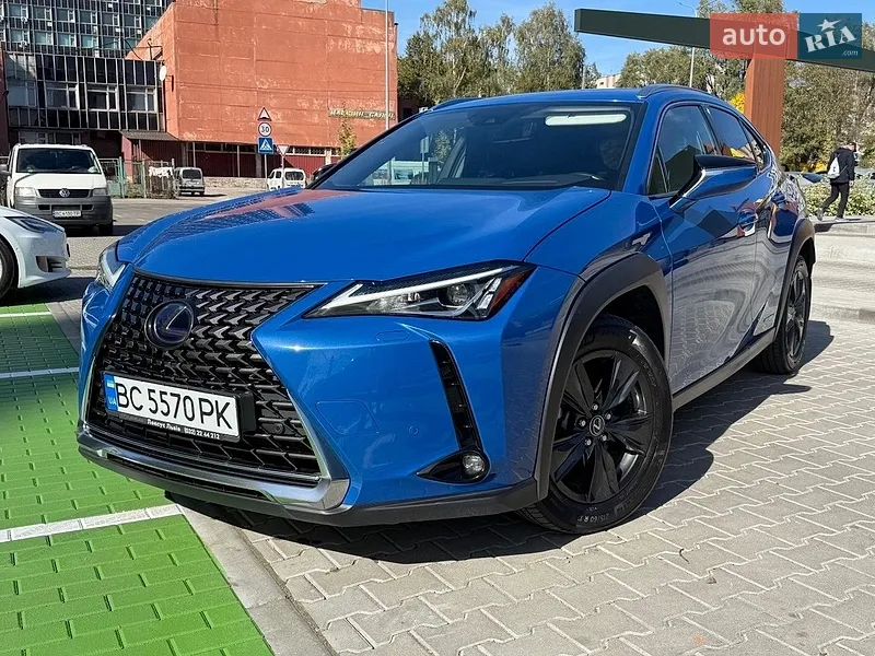 Lexus UX