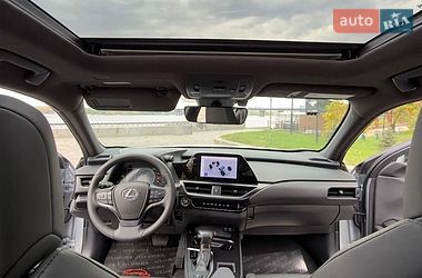 Позашляховик / Кросовер Lexus UX 2023 в Києві