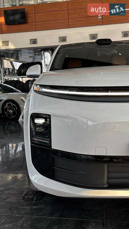Позашляховик / Кросовер Li Auto L6 2024 в Дніпрі