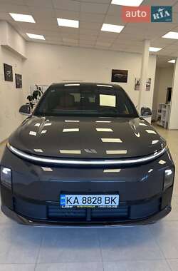 Внедорожник / Кроссовер Li Auto L6 2024 в 