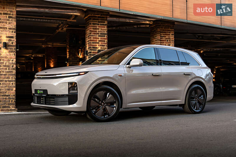Внедорожник / Кроссовер Li Auto L6 2025 в 
