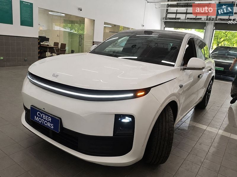 Li Auto L6 2025