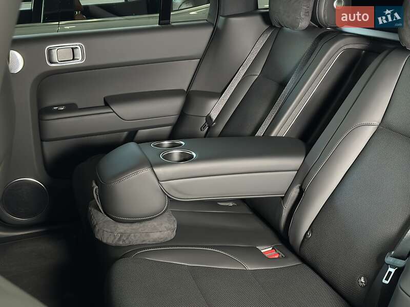 Внедорожник / Кроссовер Li Auto L7 2025 в Одессе