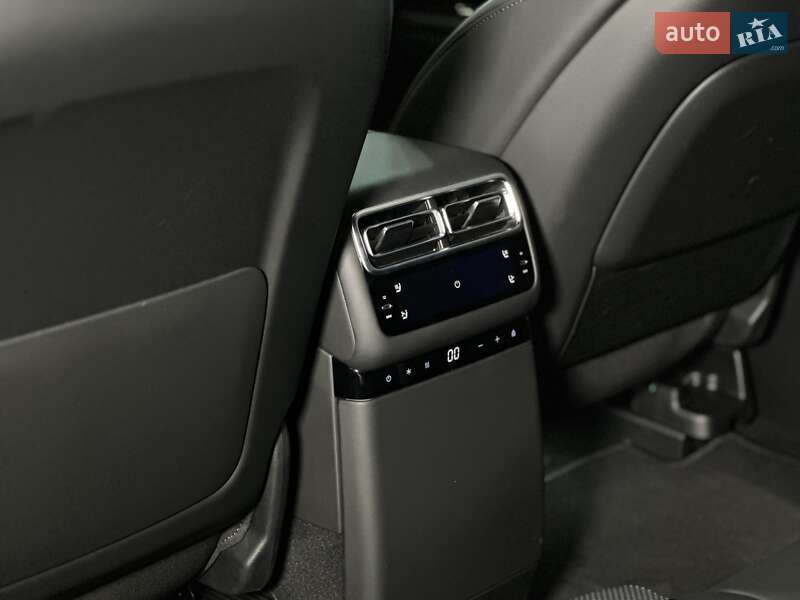 Внедорожник / Кроссовер Li Auto L7 2025 в Одессе