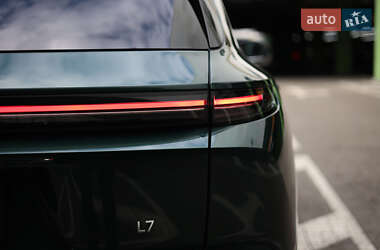 Внедорожник / Кроссовер Li Auto L7 2024 в 