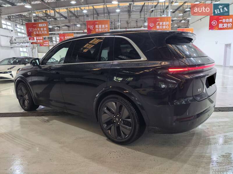 Внедорожник / Кроссовер Li Auto L7 2024 в Киеве