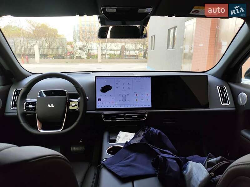 Внедорожник / Кроссовер Li Auto L7 2024 в Кропивницком