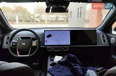 Позашляховик / Кросовер Li Auto L7 2024 в 