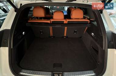 Позашляховик / Кросовер Li Auto L7 2024 в 
