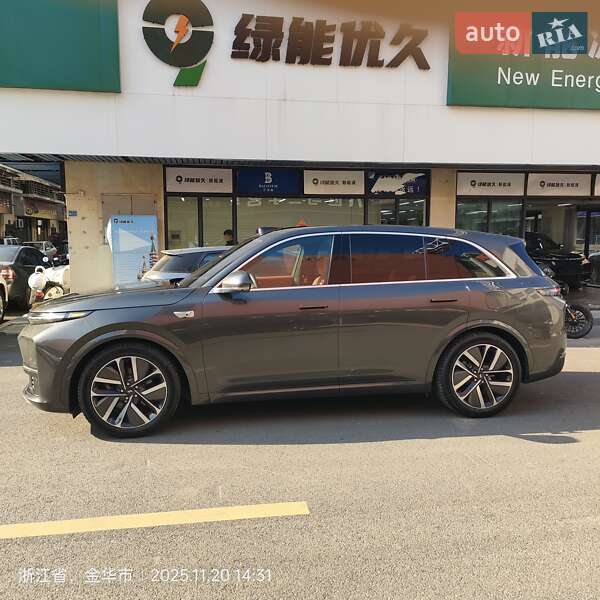 Внедорожник / Кроссовер Li Auto L7 2024 в Киеве