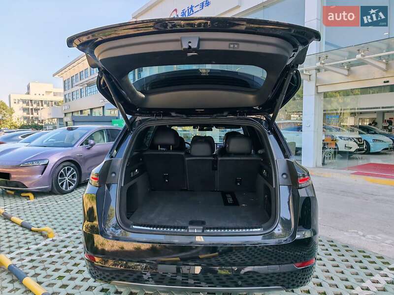 Внедорожник / Кроссовер Li Auto L7 2024 в Киеве