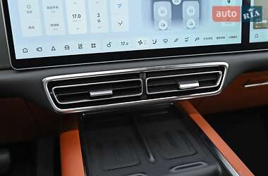 Внедорожник / Кроссовер Li Auto L9 2025 в 