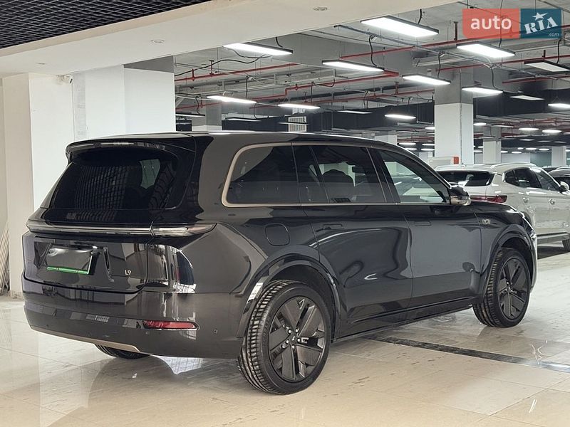 Внедорожник / Кроссовер Li Auto L9 2025 в Киеве