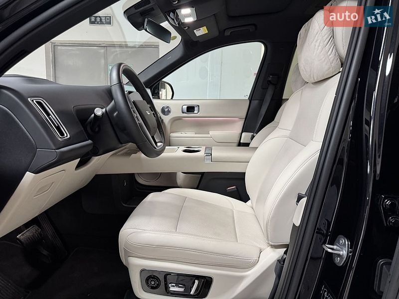 Внедорожник / Кроссовер Li Auto L9 2025 в Киеве