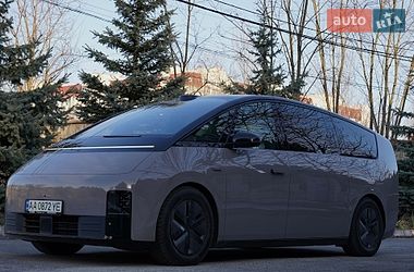 Минивэн Li Auto MEGA 2025 в Киеве