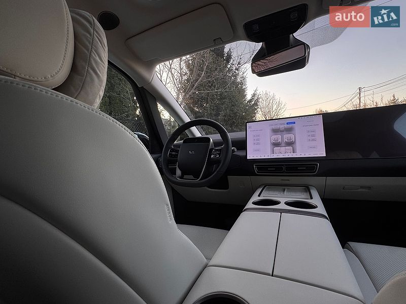 Минивэн Li Auto MEGA 2025 в Киеве