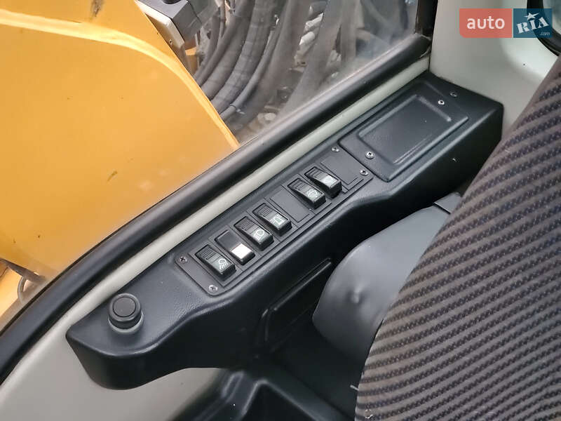 Колесный экскаватор Liebherr 312 2010 в Ровно