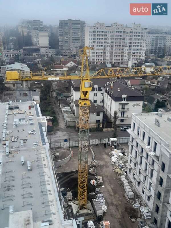 Баштовий кран Liebherr 80 HC 1985 в Одесі