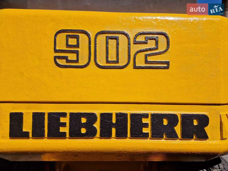 Колісний екскаватор Liebherr 902 1900 в Броварах