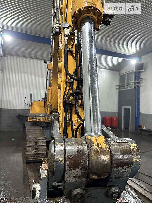 Гусеничный экскаватор Liebherr 904 2005 в Ковеле