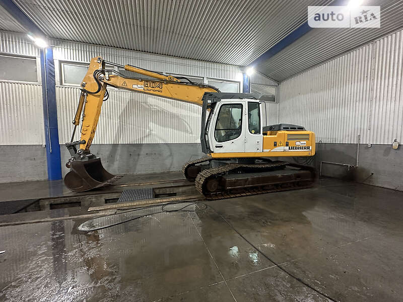 Гусеничный экскаватор Liebherr 904 2005 в Ковеле