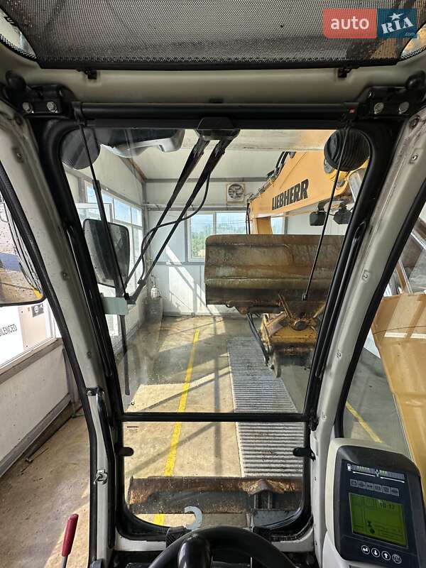 Колесный экскаватор Liebherr 904 2009 в Черновцах