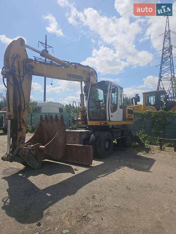 Колесный экскаватор Liebherr 904 2008 в 