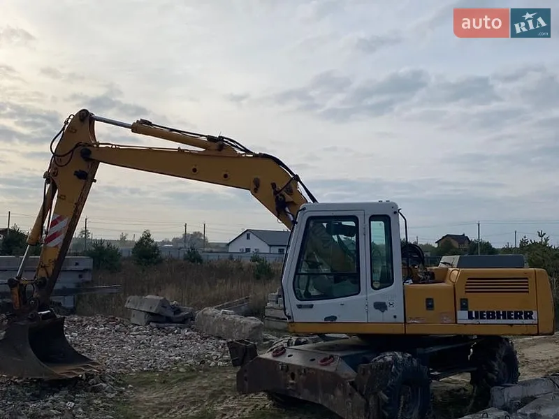 Liebherr 904 1999