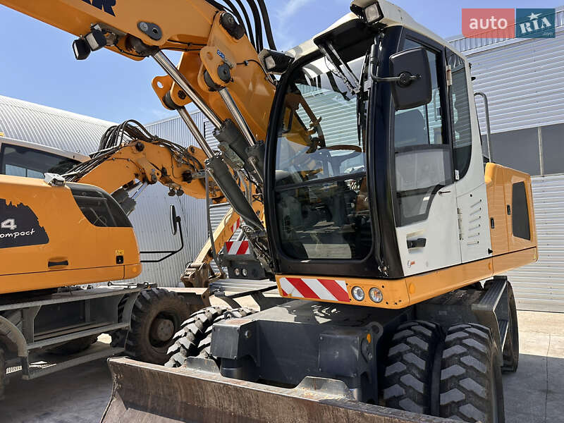 Экскаватор погрузчик Liebherr 914 2013 в Черновцах