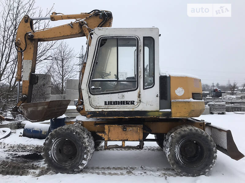 Колесный экскаватор Liebherr A 1993 в Виннице