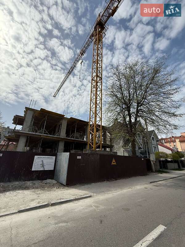 Башенный кран Liebherr EC 1988 в Тернополе