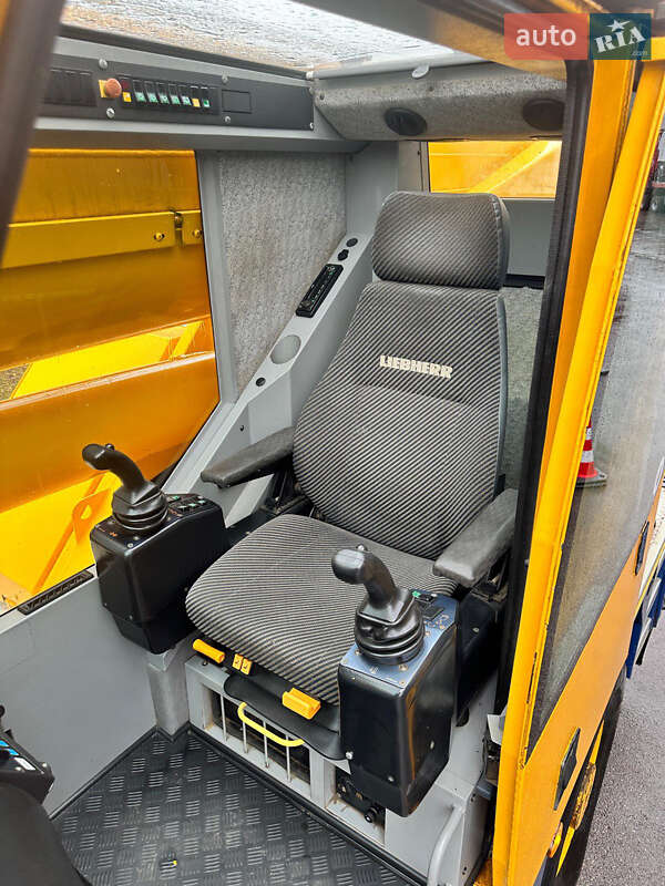 Автокран Liebherr LTM 2006 в Кропивницком