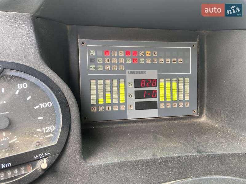 Автокран Liebherr LTM 2001 в Львові