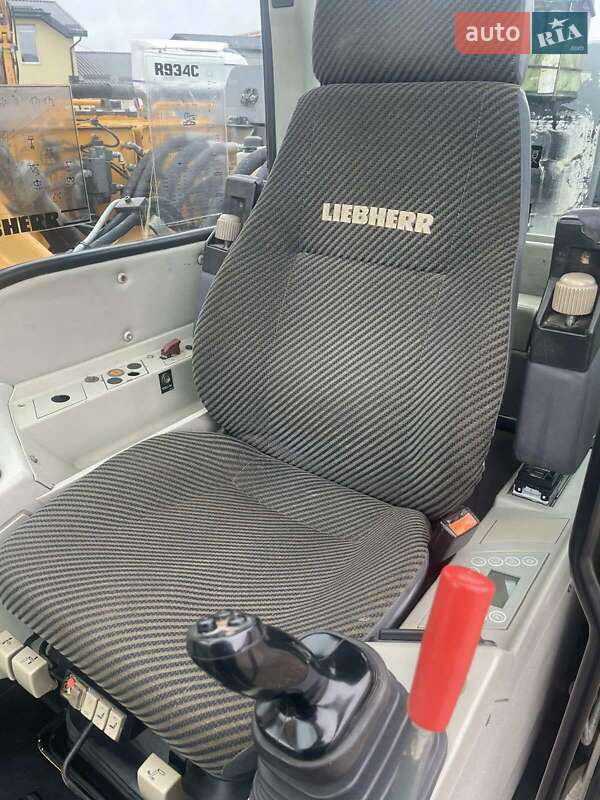 Гусеничний екскаватор Liebherr R 934 2008 в Львові