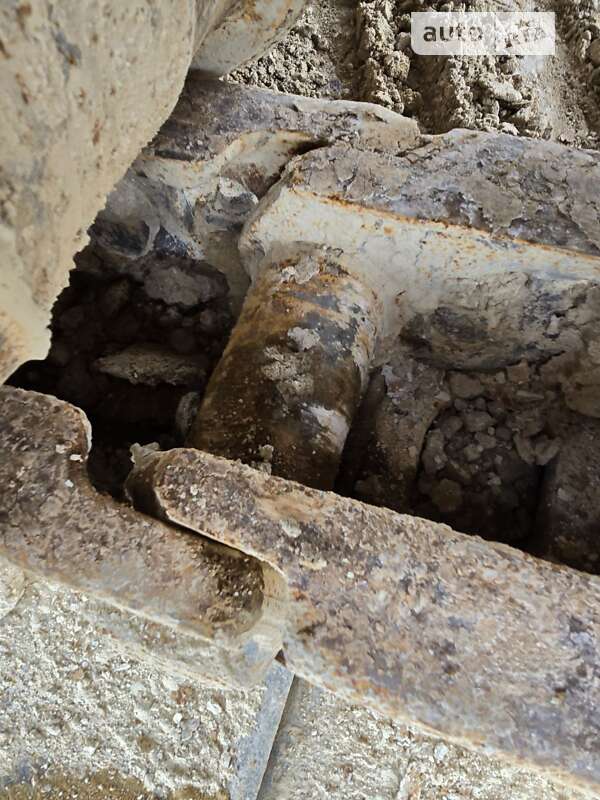 Автомобиль скорой помощи Liebherr R 966 2008 в Стрые