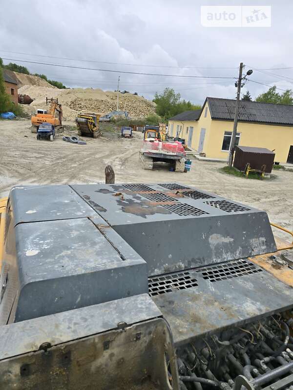 Автомобиль скорой помощи Liebherr R 966 2008 в Стрые