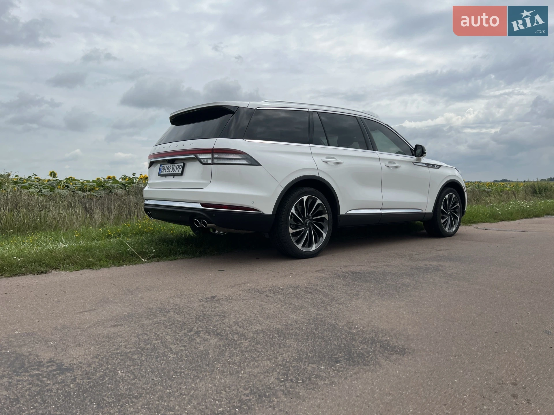2021 Lincoln Aviator - мініатюра 8