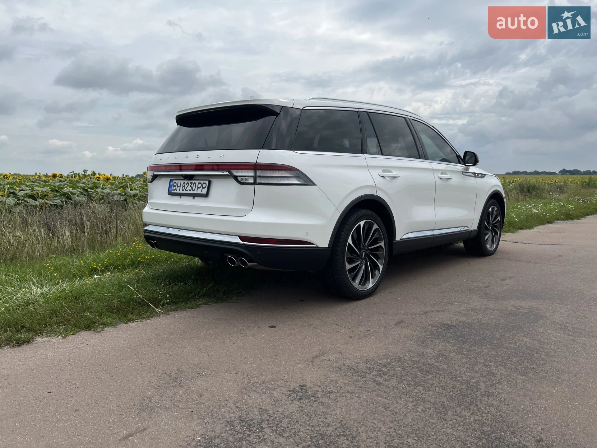 2021 Lincoln Aviator - мініатюра 11