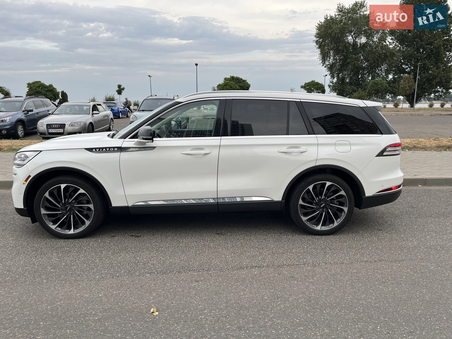 2021 Lincoln Aviator - мініатюра 8